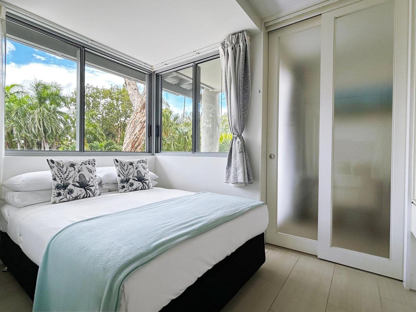 Palm Cove Beachside Apartments - Pool And Garden Views Exterior foto