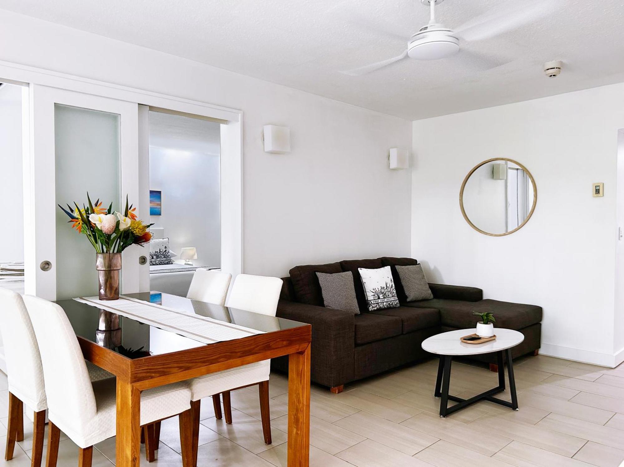 Palm Cove Beachside Apartments - Pool And Garden Views Exterior foto
